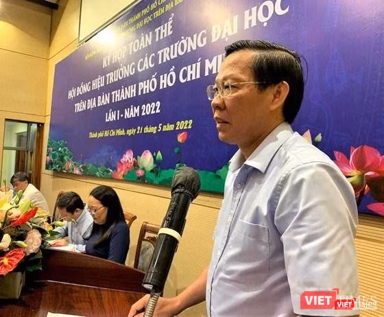 Chủ tịch UBND TP.HCM Phan Văn Mãi phát biểu tại kỳ họp