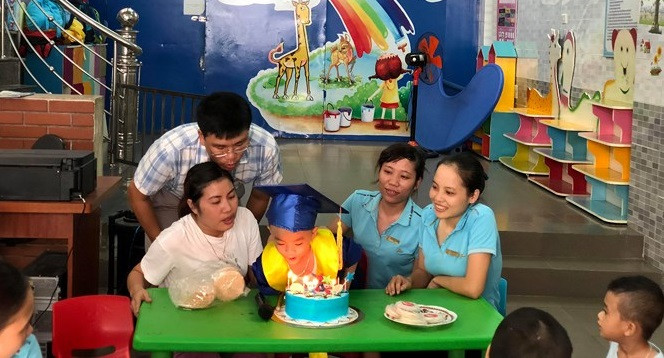 Gia đình và cơ sở giáo dục chuyên biệt đồng hành giúp trẻ hòa nhập. 