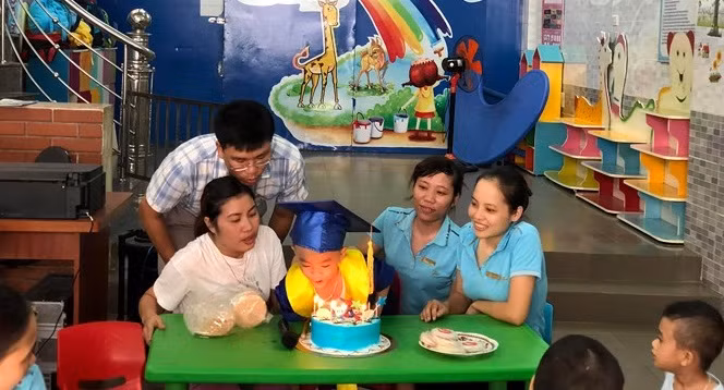 Gia đình và cơ sở giáo dục chuyên biệt đồng hành giúp trẻ hòa nhập. 