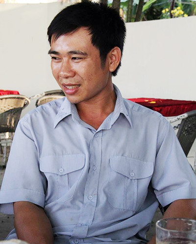 Anh Phạm Tiến Dũng kể lại thời khắc dừng đoàn tàu chở hàngkịp lúc. Ảnh:S.C