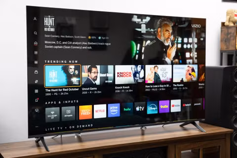 TV Mini LED Quantum của Vizio gây chú ý nhờ khả năng dùng gần giống "TV không thông minh", phù hợp với người dùng muốn hạn chế các tính năng theo dõi trên smart TV. Ảnh: The Verge.