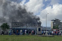 HIện trường vụ cháy cửa hàng vật liệu nội thất xây dựng trên đường 29/3, Hoà Xuân, Đà Nẵng.