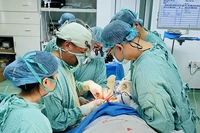 Phẫu thuật tạo hình thành công cho người phụ nữ có vòng 3 “ngoại cỡ”