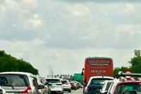 Các tuyến đường dẫn từ Đà Nẵng đi cao tốc Đà Nẵng - Quảng Ngãi và đường ra Quảng Ngãi ùn tắc nghiêm trọng trong dịp Tết Nguyên đán Bính Ngọ 2026.