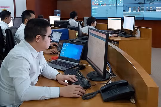 Doanh nghiệp Việt Nam ngày càng ưu tiên thuê ngoài SOC nhằm đảm bảo giám sát an ninh mạng liên tục.