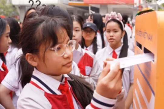 Các em học sinh trường THCS Chu Văn An (Hà Nội) hưởng ứng Cuộc thi Viết thư Quốc tế UPU lần thứ 55 (năm 2026).