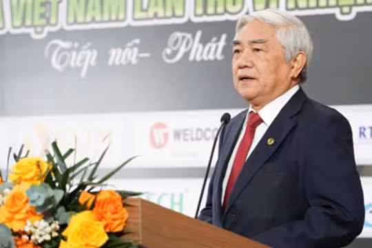 TS. Nguyễn Quân, Chủ tịch Hội Tự động hóa Việt Nam phát biểu tại Đại hội.