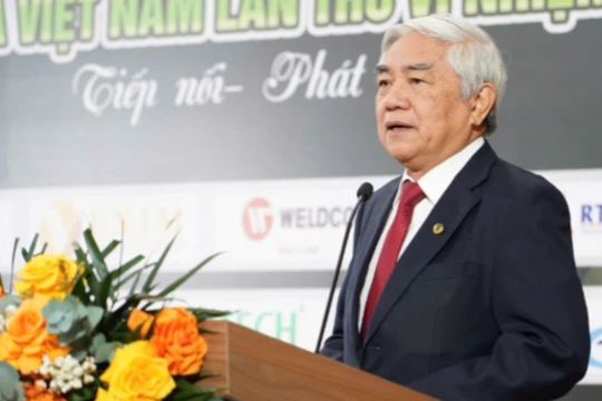 TS. Nguyễn Quân, Chủ tịch Hội Tự động hóa Việt Nam phát biểu tại Đại hội.