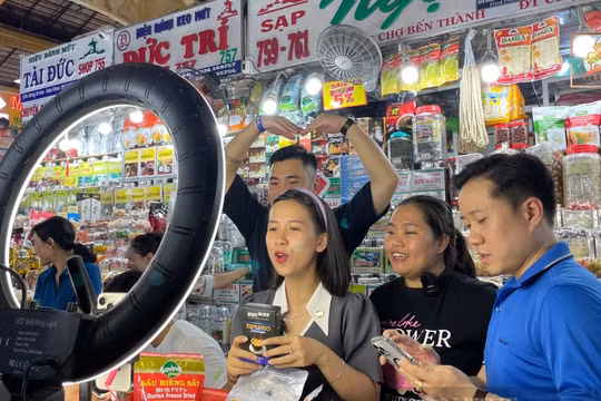 Từ tương tác trực tiếp đến quyết định mua hàng, livestream rút ngắn khoảng cách giữa thương hiệu và người tiêu dùng.