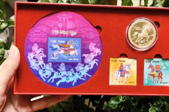 Hình tượng ngựa bước vào tem Tết và đồng xu chào Xuân Bính Ngọ