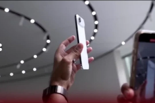 Đặt cược vào phân khúc cao cấp, Apple lập kỷ lục về doanh số iPhone