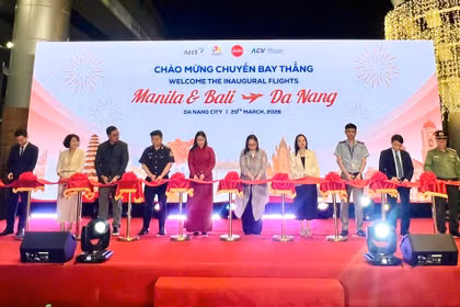 Lãnh đạo TP Đà Nẵng cắt băng khai trương đường bay thẳng Đà Nẵng - Manila và Bali