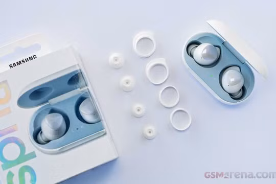 Galaxy Buds+. Ảnh: GSMArena
