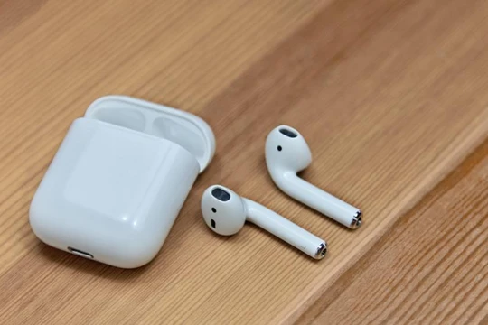 Apple AirPods. Ảnh: Forbes