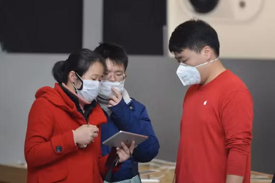 Virus Corona đang khiến giới công nghệ chao đảo. Ảnh: The Verge