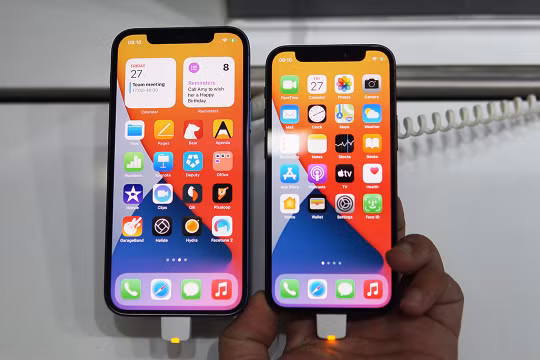 iPhone 12/12 mini vừa bán đã giảm giá