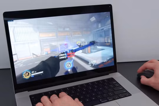 Chơi game trên MacBook Pro M1 Max là một thảm họa