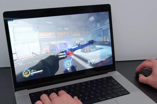 Chơi game trên MacBook Pro M1 Max là một thảm họa