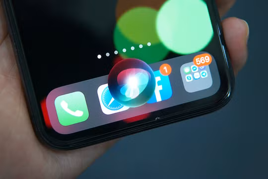 Trợ lý ảo Siri của Apple hiện chưa hỗ trợ tiếng Việt. Ảnh: Lưu Quý