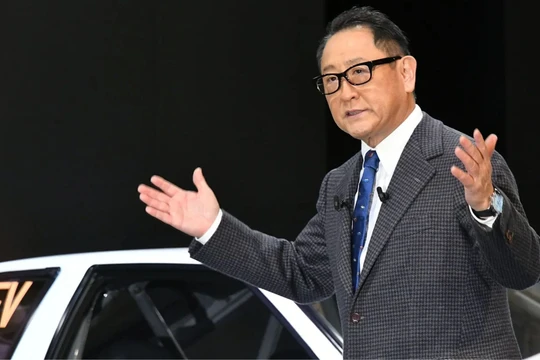 Chủ tịch Toyota: Thời xe điện còn xa, đến 2030 trên 70% xe mới vẫn chạy xăng hoặc hybrid