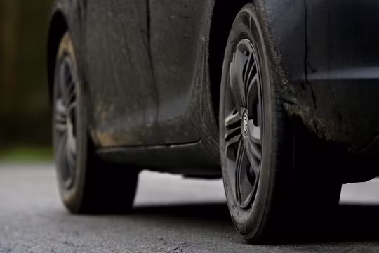 Lốp xe là một trong những thủ phạm gây ô nhiễm môi trường. Nguồn: Yahoo News UK.