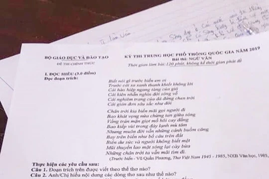 Đề thi Ngữ Văn bị thí sinh chụp lại và phát tán ra ngoài