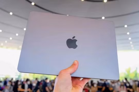 Giá MacBook Air M1 giảm sâu, có nên mua hay chờ MacBook Air M2?