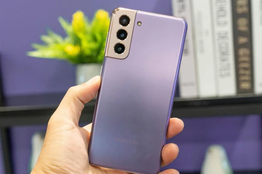 4 smartphone cao cấp giá tốt