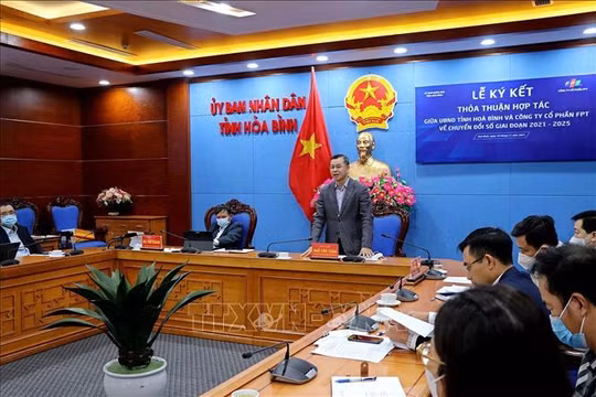 Tỉnh Hòa Bình hợp tác chuyển đổi số giai đoạn 2021-2025