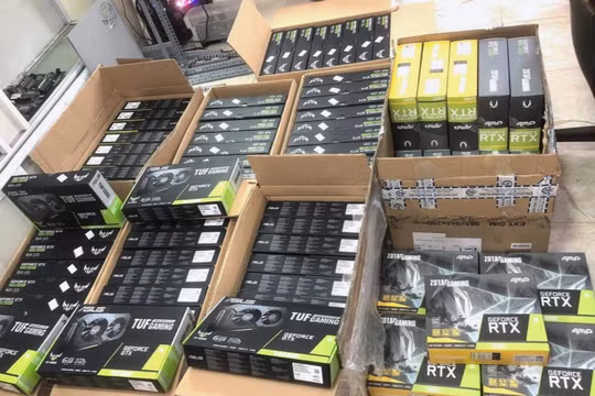 Card đồ họa giảm giá mạnh tại Việt Nam