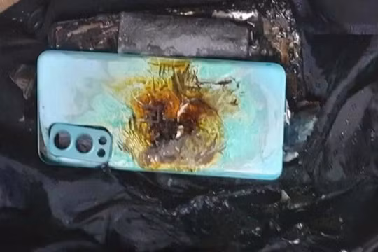 Mới mua hơn 2 tuần, smartphone bất ngờ phát nổ khiến chủ nhân bị thương