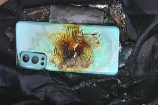 Mới mua hơn 2 tuần, smartphone bất ngờ phát nổ khiến chủ nhân bị thương