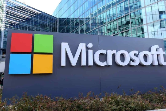 Microsoft tung 'cú đánh' trực diện vào Apple