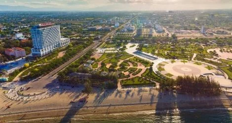 Ninh Thuận hợp tác với Tập đoàn FPT thúc đẩy chuyển đổi số