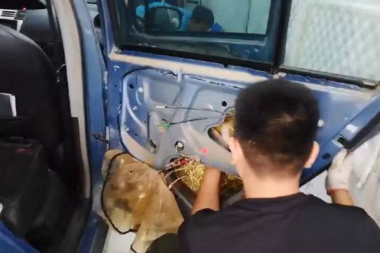 Dán cách âm chống ồn cho xe ô tô