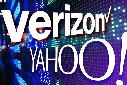 Verizon bán lỗ Yahoo, AOL