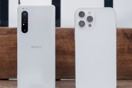 Sony Xperia 1 II vs iPhone 12 Pro Max