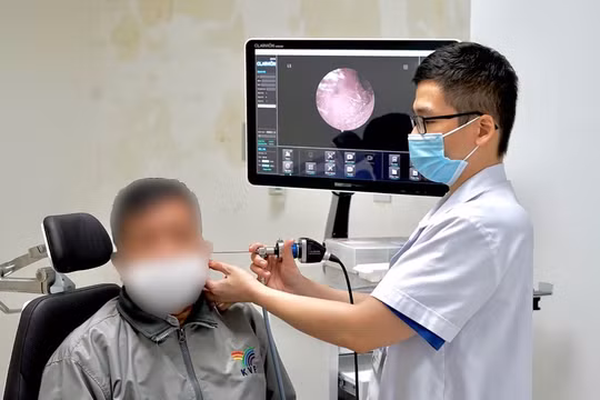 Nội soi tai cho bệnh nhân tại Bệnh viện Tai Mũi Họng Trung ương 