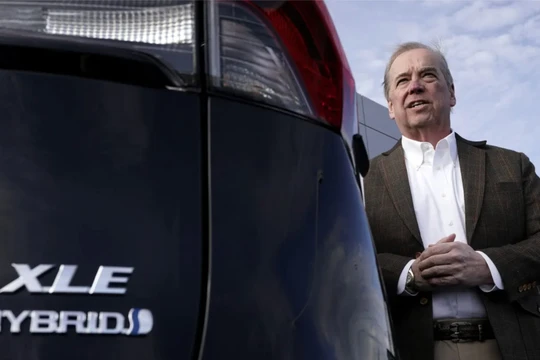 Mỹ: Lượng mua xe hybrid tăng vọt