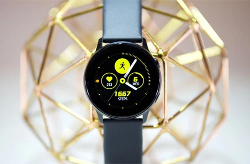Samsung Galaxy Watch Active. Ảnh: Engadget