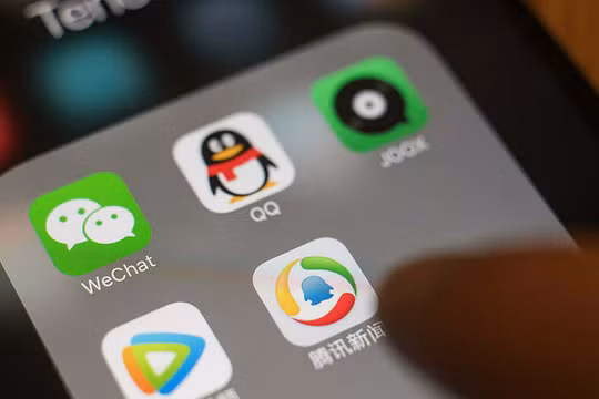 Lệnh cấm WeChat của Tổng thống Trump ảnh hưởng trực tiếp đến người Mỹ gốc Trung Quốc. Ảnh:Bloomberg.