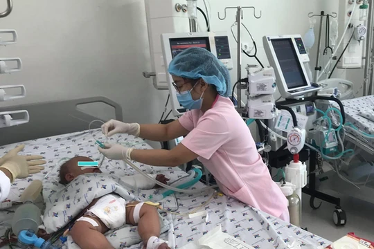 Sốt xuất huyết dễ trở nặng hơn khi từng nhiễm COVID-19