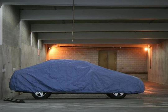 Cần phân biệt bạt phủ ô tô và bạt chống nóng xe ô tô