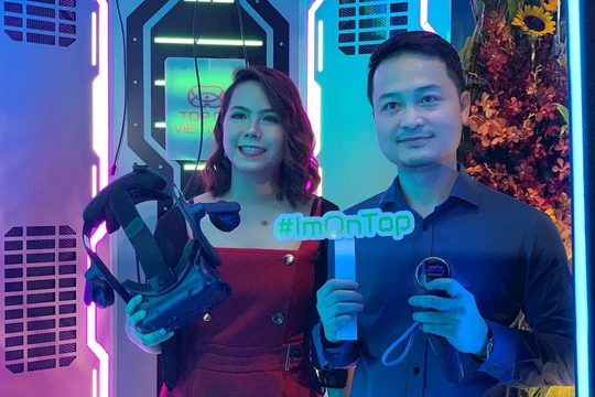 Bà Lê Hoàng Uyên Vy , CEO và ông Đinh Anh Tuấn, CTO của Xtreme Studio tại buổi ra mắt game
