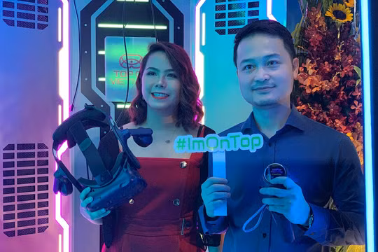 Bà Lê Hoàng Uyên Vy , CEO và ông Đinh Anh Tuấn, CTO của Xtreme Studio tại buổi ra mắt game
