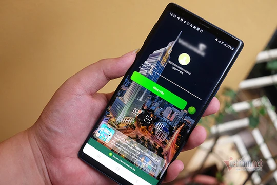 Việc một số chủ tài khoản ngân hàng bị mất tiền thời gian qua khiến người sử dụng không khỏi lo lắng. Ảnh: Trọng Đạt