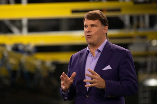 Ford sẽ hợp tác với các đối thủ để phát triển loại pin rẻ hơn