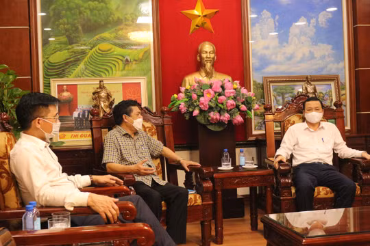 Chủ tich UBND tỉnh Thanh Hóa tiếp và làm việc với lãnh đạo Hội Truyền thông số Việt Nam
