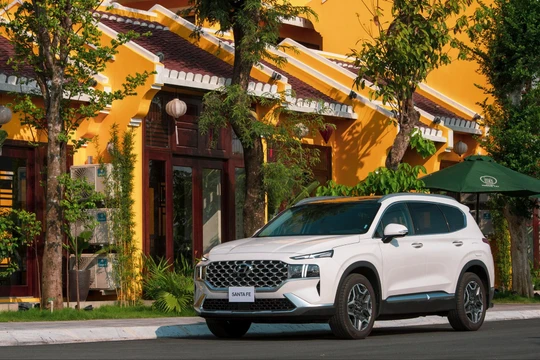 Hyundai Santa Fe Hybrid chính thức giới thiệu tại Việt Nam