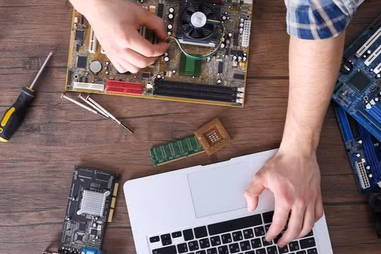 Cần làm gì để không lộ dữ liệu trước khi mang máy tính, smartphone đi sửa?